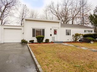 272 Howland Ave, River Edge, NJ 07661
