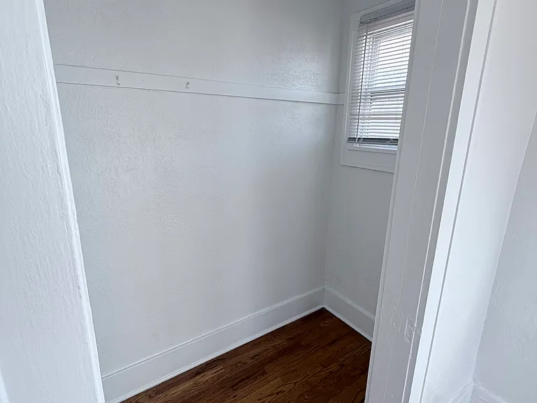 1140 NW 34th St #4 — Photo 17