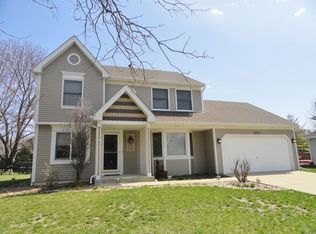 1051 Emerald Dr, Aurora, IL 60506