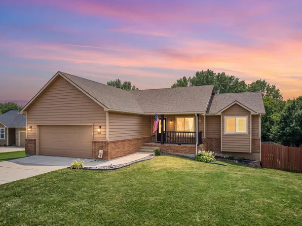 920 Coyote Dr, Junction City, KS 66441