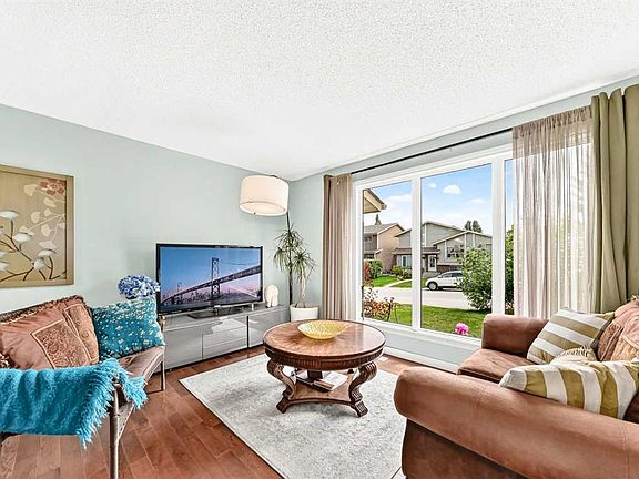 5th image of 63 S Strathcona Cres SW