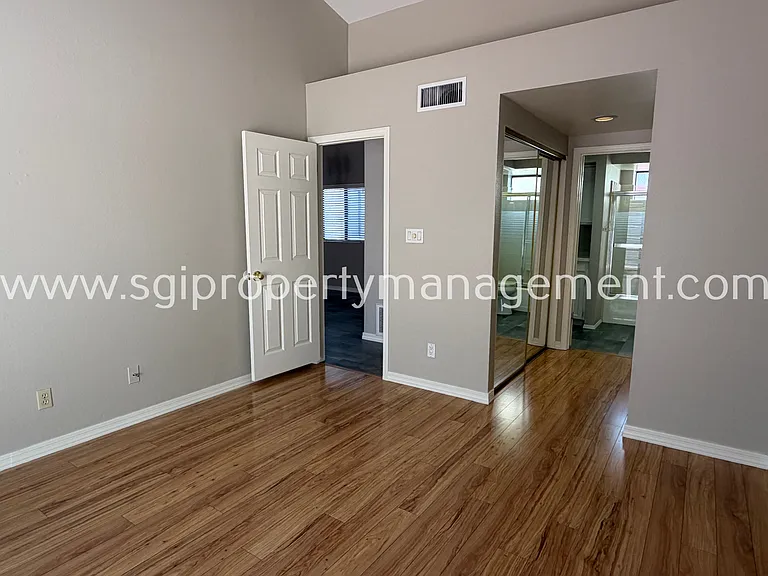 945 N Pasadena St #53 — Photo 8