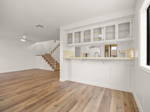 3rd image of 115 Redwood Ln