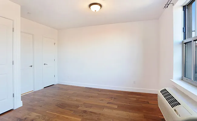 Rented by R New York | media 6