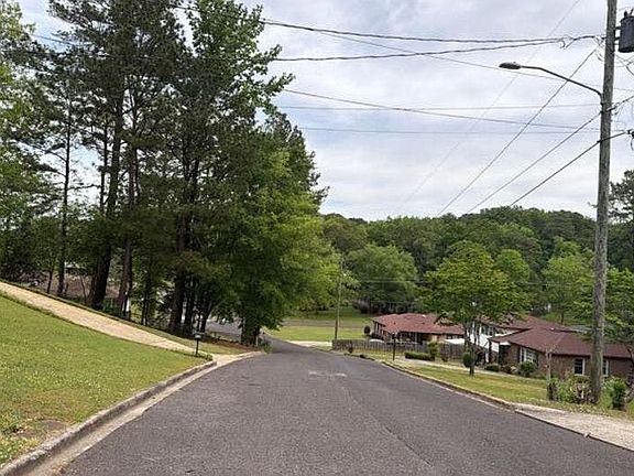 5th image of 995 Ridgewood Cir