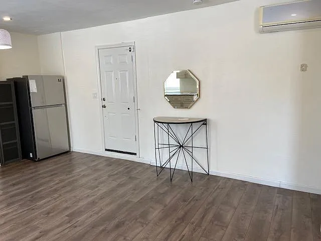 1200 Central Ave — Photo 2