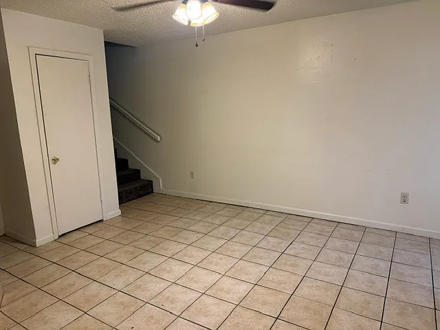 3 bed, 1250 sqft, $1,150 — Photo 3