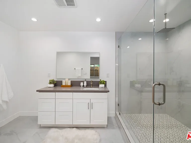 521 N Lamer St — Photo 17