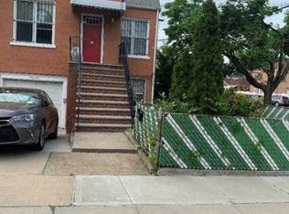 25423 87th Ave, Bellerose, NY 11426