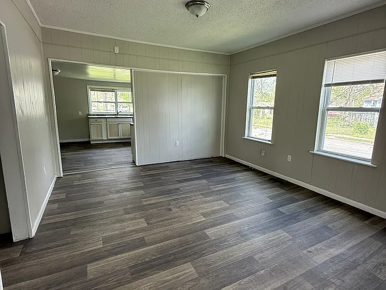 3100 Avenue J — Photo 5