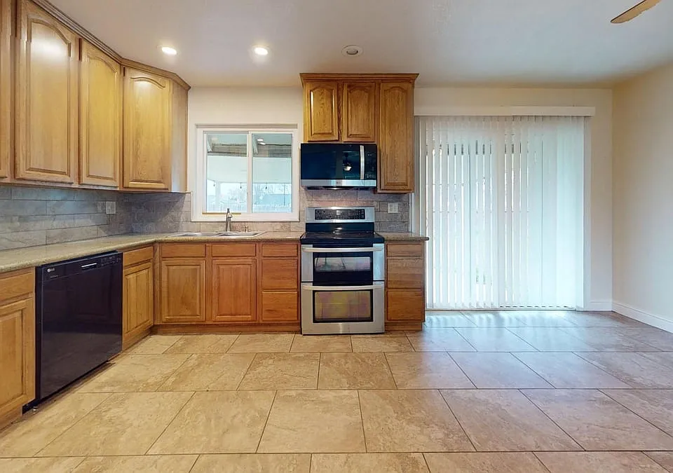 1015 Tenaya Ct