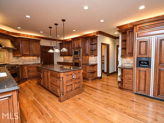 5th image of 3785 Hedgecliff Ct