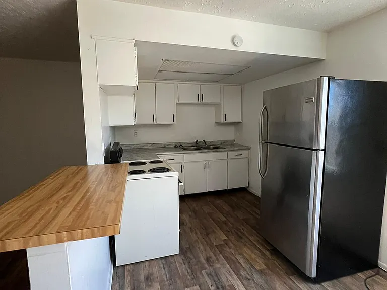 6011 Vine St #2 — Photo 10