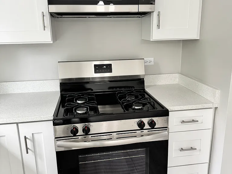 2616 Metropolitan Ave — Photo 3