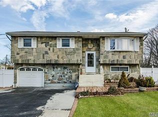 427 Freeman Ave, Brentwood, NY 11717