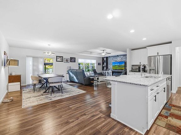 5th image of W197N16648 Ridgeway DRIVE
