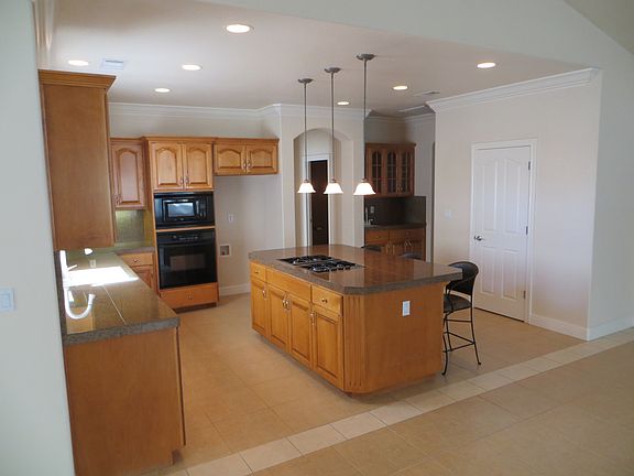 Kitchen, Wet Bar