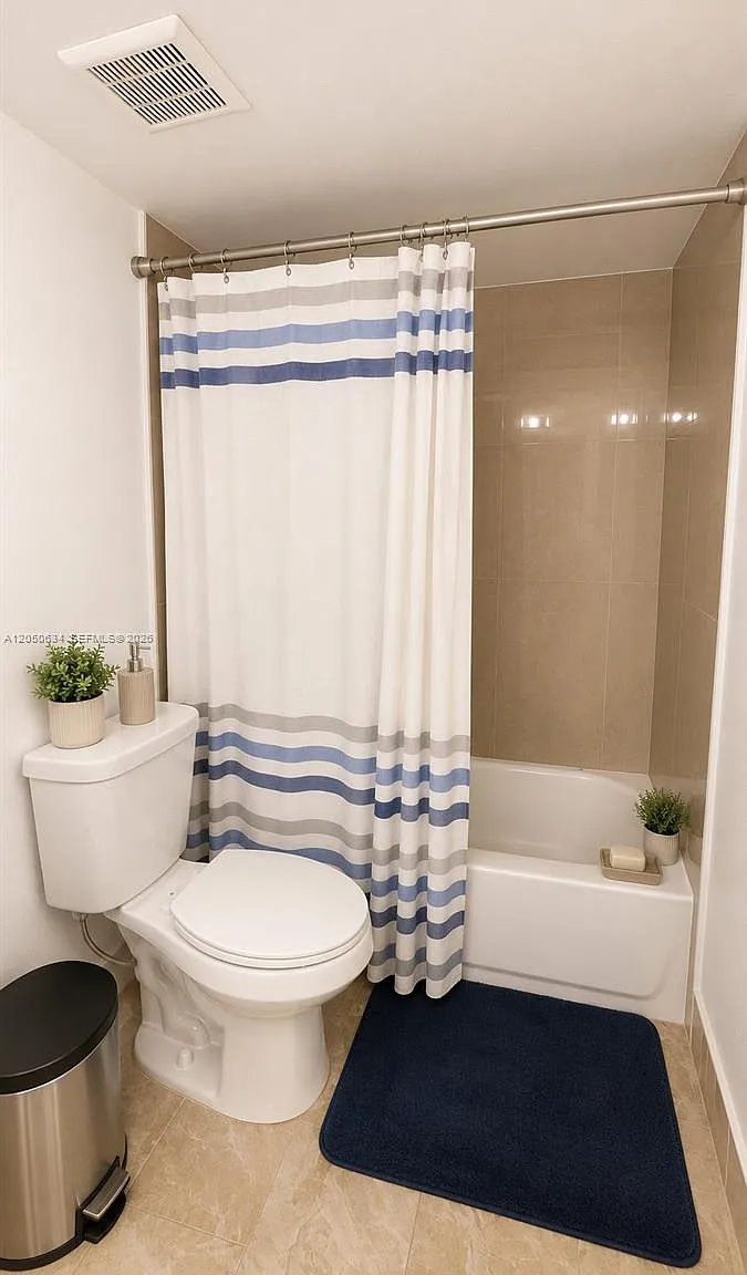 3 bed, 1120 sqft, $2,850 — Photo 1