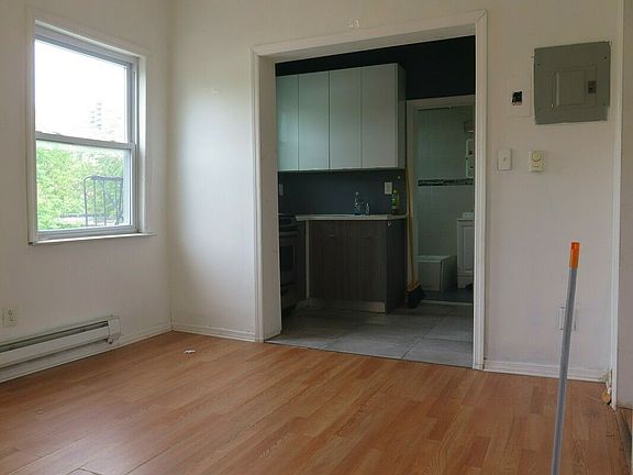 5th image of 51 Bartlett St APT 3F