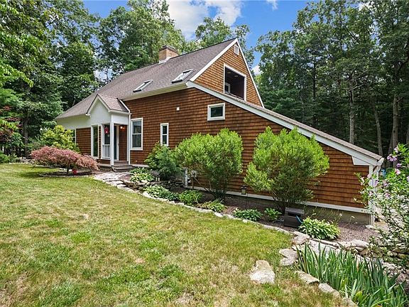 2nd image of 70 Ann Dr