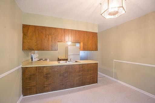 5th image of 5762 Taggart Dr