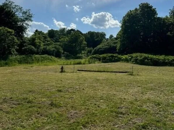 12 South St, Cheshire, MA 01225