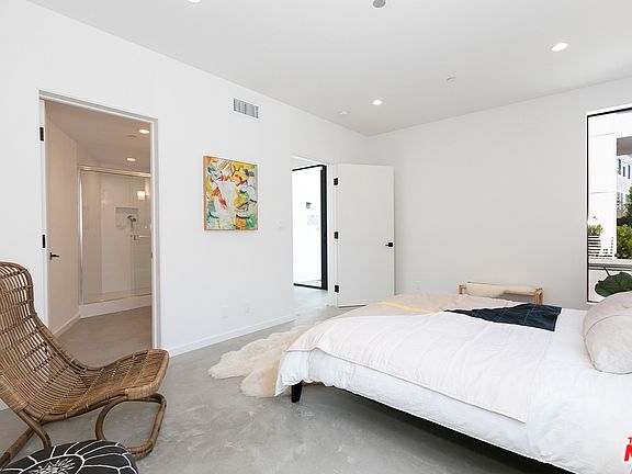 5th image of 2211 Glendale Blvd #7