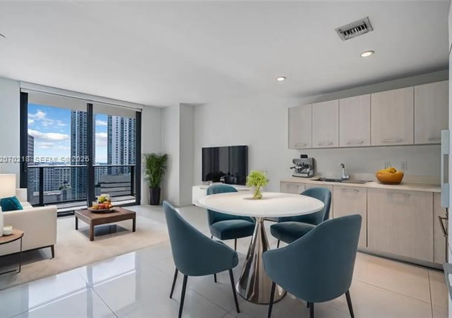 45 SW 9th St cu-2002, Miami, FL 33130 — Photo 4