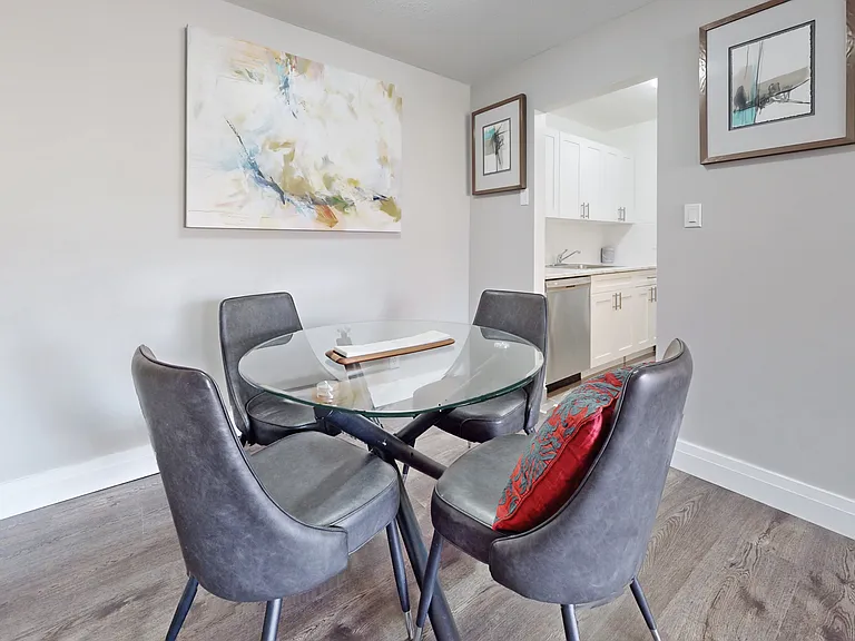 405 Sidney St — Photo 5