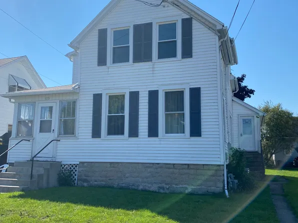 453 W 10th Ave #A, Oshkosh, WI 54902