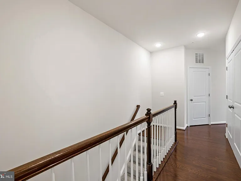 1102 Ribbon Limestone Ter SE — Photo 10