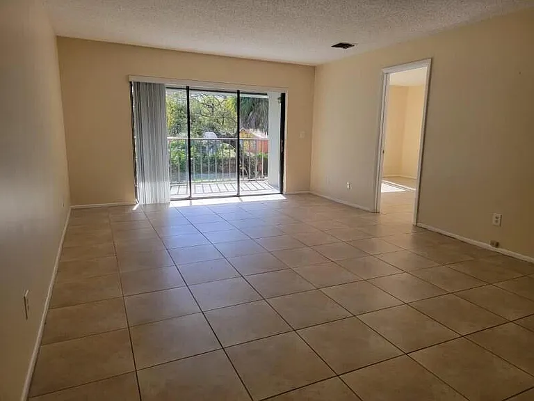 2516 S 19th St #208 — Photo 11