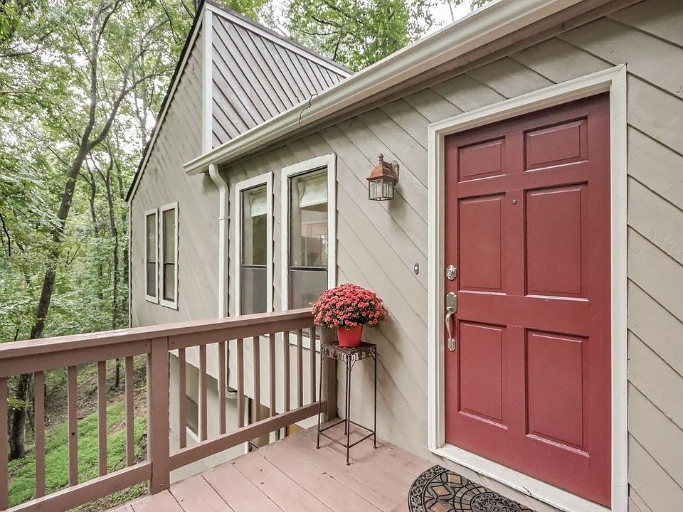 1st image of 428 Riverlake Ct