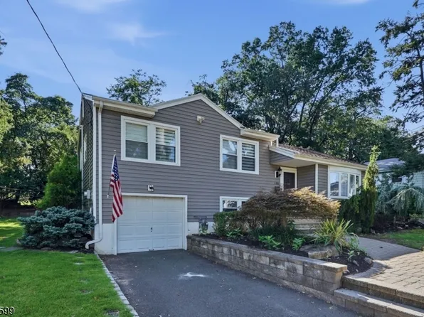 158 Morningside Rd, Paramus, NJ 07652
