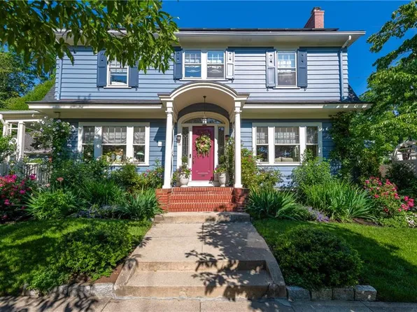 92 Ivy St, Providence, RI 02906