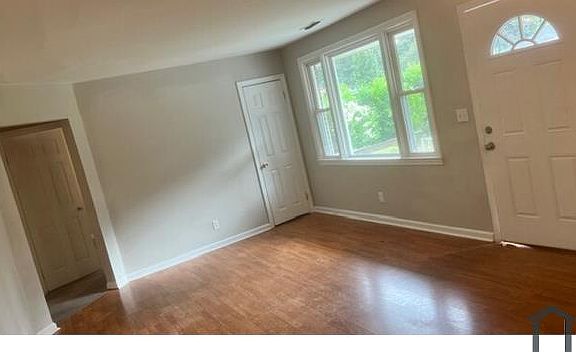 4th image of 117 Vanderbilt Cir