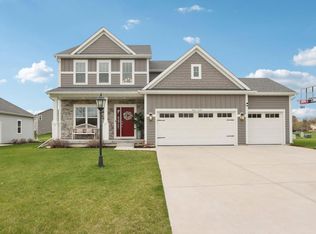 W226N7981 Timberland Dr, Sussex, WI 53089