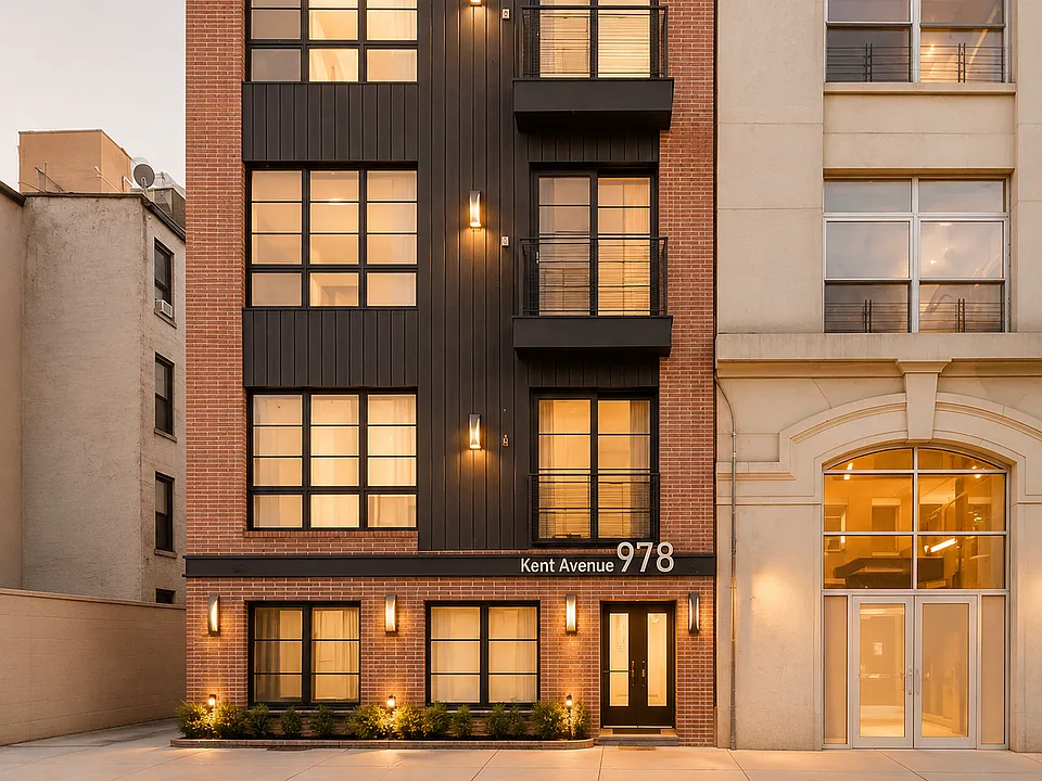 980 Kent Ave #2RR