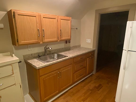 3rd image of 108 W 6th St Suite B