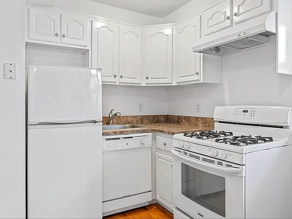 5th image of 25-82 37th St #3C