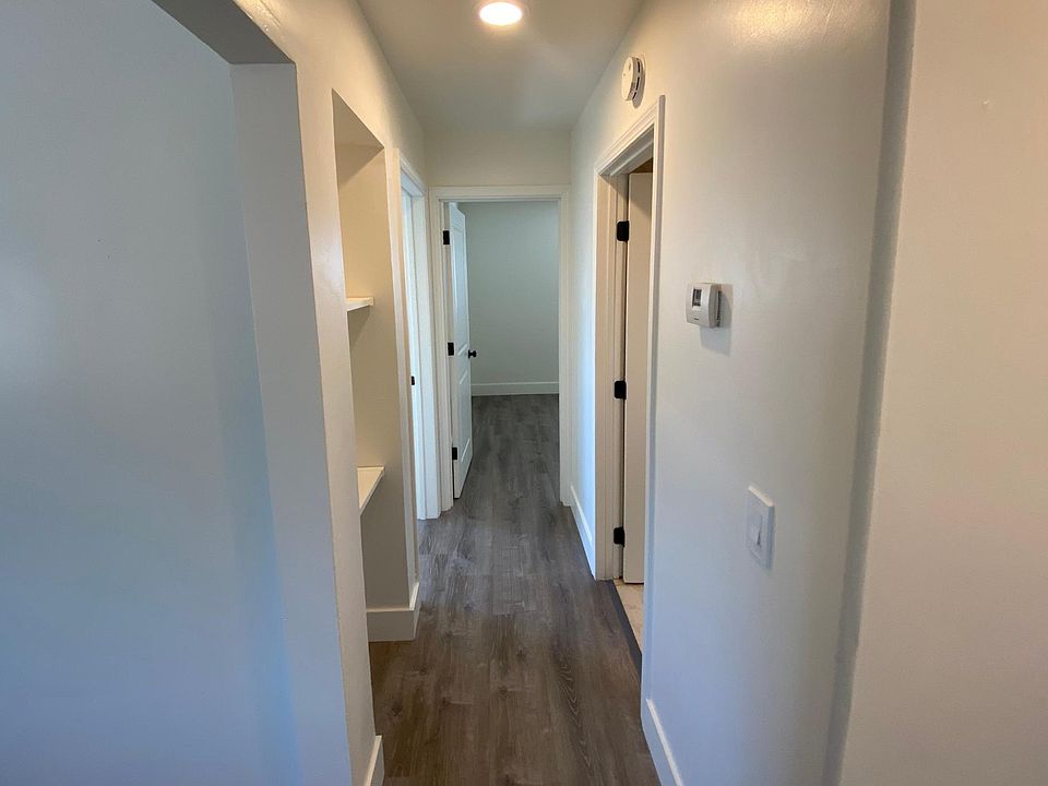 1st image of 528 W 18th St