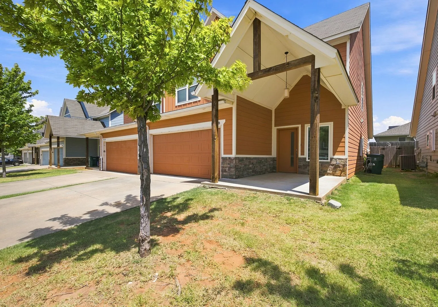 5 Bedroom Duplex In Edmond & (Contact Info Below) * Move In Special * — Photo 2