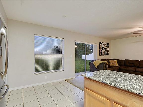 3rd image of 7856 Carriage Pointe Dr