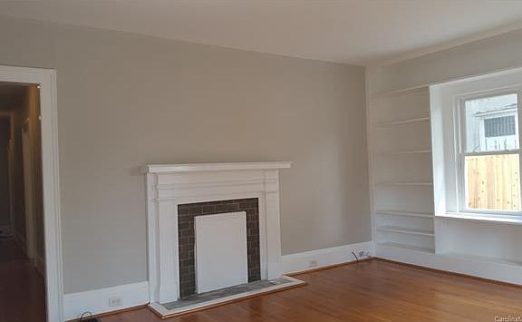 4th image of 810 W Walnut Ave