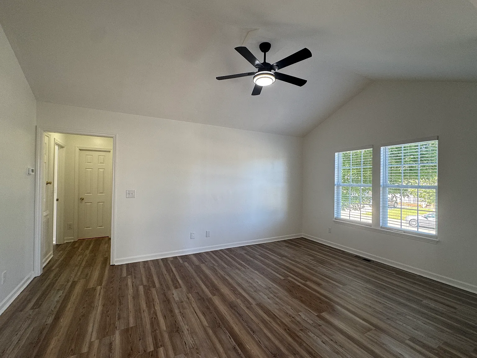 3 bed, 2.0 bath, 1176 sqft, $1,750 — Photo 3