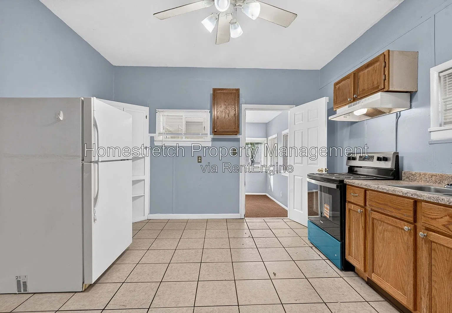 3 bed, 1.0 bath, 1030 sqft, $1,350 — Photo 2