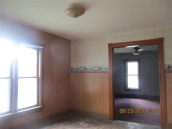 4th image of 14 Elm St