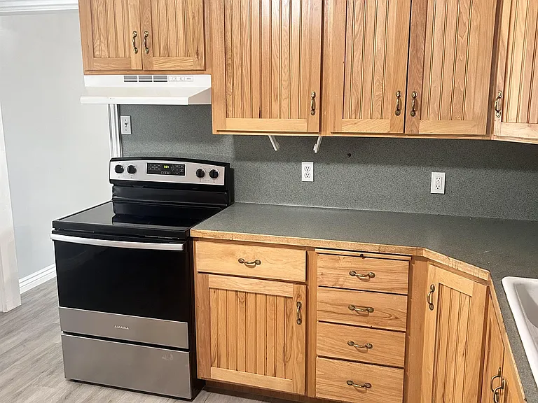632 N Main St — Photo 7