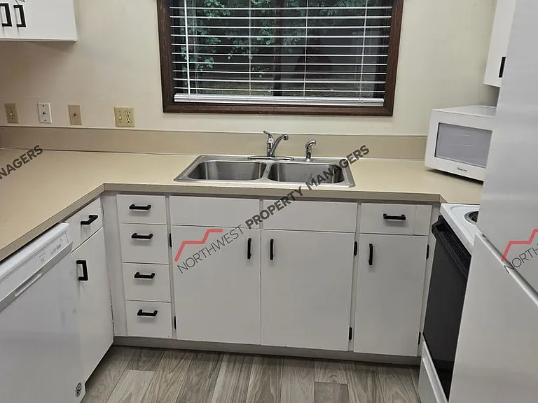 168 Chilvers Rd #P — Photo 5