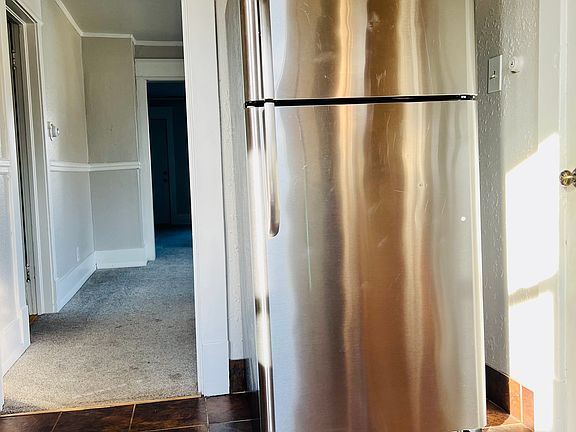 4th image of 2219 E Holt Ave #A